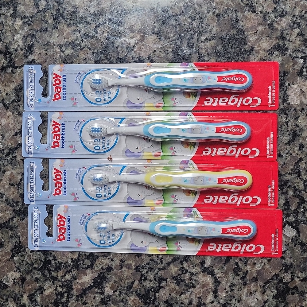 Lot of 4 Colgate baby toothbrush 4 blue one yeow new extra soft head